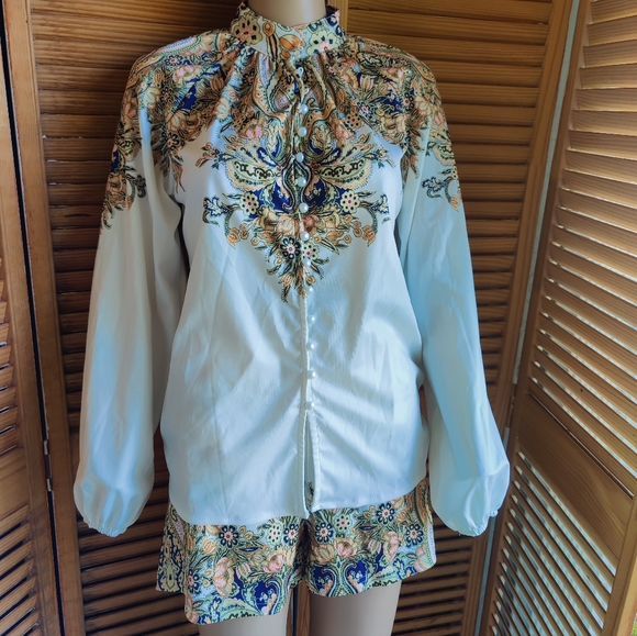 Ladies Chic Shorts Set - Picture 6 of 14